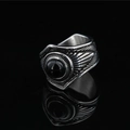 Retro stainless steel ring featuring black gemstone and engraved feather details - US 8 / Silver Band Black Gemstone