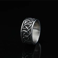 Anello largo vichingo con nodo celtico in acciaio inossidabile ossidato per uomo e donna - US 8 / Argento Antico