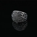 Anello punk scorpione in acciaio inossidabile con cristalli neri e incisioni - US 7 / Argento