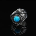 Vintage steel ring with turquoise stone and feather engraving on a black mirror surface - US 8 / Silver Tone Turquoise