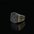 Anello da uomo in acciaio al titanio con micropavé nero e finitura bicolore - US 8 / Oro e Argento