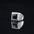 Vintage heren zegelring van zilver titanium staal met een vierkante zwarte edelsteen - Stalen Basis Zwarte Strass