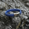 Herren Lederarmband in Blau geflochten mit Magnetverschluss auf Lavastein - Silberschnalle Blau