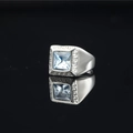 Vintage herenring van titaniumstaal met vierkante blauwe edelsteen en Griekse motieven - Staal Kleur Witte Edelsteen