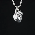 Ciondolo a cuore anatomico 3D con catena box in stile dark punk per uomo e donna - Ciondolo + Catena Coordinata