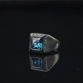 Heren retro titanium stalen ring met blauwe vierkante edelsteen en grieks patroon - Zwartkleur Blauwe Edelsteen