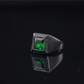 Heren retro ring van titaniumstaal met smaragdgroene steen en Grieks patroon - Zwartkleur Groene Edelsteen