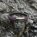 Geflochtenes Herrenarmband aus Leder mit lila Kordel und Magnetverschluss aus Stahl - Silberschnalle Lila