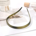 Cerchietto a U verde oliva semitrasparente con dentini antiscivolo per capelli - verde oliva