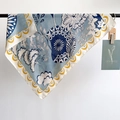 Blauw-witte zijden sjaal met bloemen-pioenmotief en geschulpte gele rand - 68x68cm / Blauw