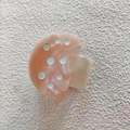 Chic light pink acetate hair claw with white polka dots in a cute mushroom design - Pink