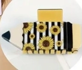 Pince à cheveux en forme de crayon avec rayures noires et blanches et tournesols - Style Tournesol Rayé (5769832375936)