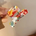 Pinza per capelli colorata in acetato con motivo marmorizzato e trama pittura a olio - Marmo Multicolore Vivace