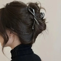 Pince à cheveux élégante en métal noir en forme de nœud pour un style de queue de cheval - Noir de Fusil (Métal)