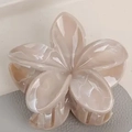 8cm cremefarbene und hellbraune Blumen Haarklammer mit Marmormuster für Damen - Hellbeige