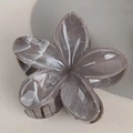 Eleganter 8cm taupe marmorierter Blumen Haarklammer aus Acetat für Hochsteckfrisuren - Grau Kaffee