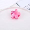 Pince à cheveux fleur en marbre rose et blanc sur un plateau en céramique blanc - Rose-4cm