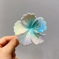 Pinza para el pelo con flor iridiscente, degradado pastel y acabado perlado brillante - Azul