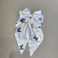 Elegante lazo para el cabello en satén blanco con mariposas de colores y cintas largas - Blanco