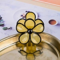 Pinza para el pelo de flor amarilla con borde negro de resina para peinados elegantes - Amarillo