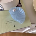 Elegante pinza per capelli a conchiglia azzurra perlata con dettaglio di perla - Blu