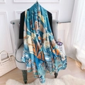 Eleganter Seidenschal mit Blumenmuster in Pfauenblau und böhmischen Motiven - 180x90cm / Blau