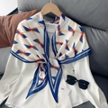 Witte zijden blouse met geometrische sjaal in blauwe en oranje accenten - 170*50cm / Blauw (LXJ29-1)