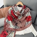 Sciarpa in lino floreale da donna con fiori rossi e motivo paisley per il calore invernale - 180x85cm / Rosso Scuro