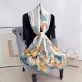 Seidenartiges Blumentuch in Creme mit blau-orangefarbenem Muster und elegantem Rand - 180cm x 90cm / Zyan