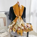 Elegante mosterdgele zijden sjaal met bloemenprint, botanisch patroon en satijnen glans - 180*90CM / Oranje