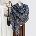 Eleganter dunkelblauer Schal aus Baumwollleinen mit Paisley-Muster und Fransen - Blau / 180*85