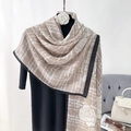 Elegante scialle floreale beige con rose bianche e bordo a contrasto nero donna - Khaki Grigio