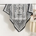 Bohemian vierkante sjaal met paisleyprint in zwart-wit monochrome vintage zijden stijl - Eén maat / Zwart