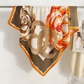 Pañuelo cuadrado vintage francés de 90cm con flores y elegantes bordes naranja cálido - 90x90cm / Gris Café