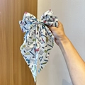 Niedliche Haarklammer mit Schreibwaren-Print, weißem Netzstoff und langen Bändern - Weißer Gitter Schreibwaren Mathegleichung Stil