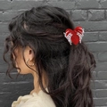Pinza per capelli gotica con mani di scheletro e cuore rosso per Halloween - Cuore del Diavolo
