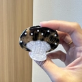 Pinza para el pelo de seta creativa con gorro marrón de lunares y base blanco perla - Seta