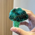 Creative broccoli claw clip hair accessory with green acrylic and gold trimming details - Broccoli