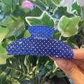 Pinza per capelli blu scuro con pois bianchi in stile vintage a forma di squalo - Blu Notte