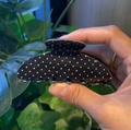 Elegante molletta per capelli nera a pois bianchi in acrilico lucido di qualità - Nero