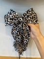 Große Haarklammer mit Leopardenmuster und eleganter Satinschleife für Damen - Dunkelblau Leopard