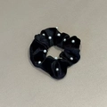 Elegant black velvet scrunchie with embedded white pearls for a French vintage style - Black
