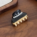 Elegante molletta per capelli in acetato nero con perle bianche e denti in metallo dorato - Nero-Piccolo