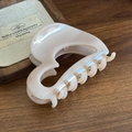 Elegant vintage cream pumpkin-shaped hair claw clip with pearl finish for thick hair - Light Gray