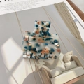 Pince à cheveux rectangulaire en acrylique avec motif tortue bleu et orange sur magazine - Bleu Vintage