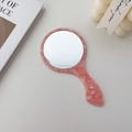 Specchio a mano rotondo con cornice in acetato rosa marmorizzato e manico curvo pratico - 12cm / Rosa Gemma
