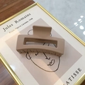 Rectangle matte milk tea hair claw clip with cutout design on artistic background - Matte Light Brown (8.5cm)