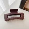 Pince à cheveux mate bordeaux foncé de 8,5 cm avec un design rectangulaire épuré - Brun Rougeâtre Foncé Mat (8.5cm)