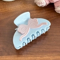 Pinza per capelli in acetato azzurro con fiocco rosa e finitura opaca morbida - Blu