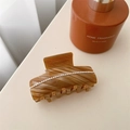 Eleganter Haarklammer aus Acetat in Bernsteinoptik mit feinen Perlenakzenten - Kaffee (7cm)